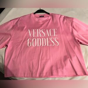Versace logo pink cropped tee